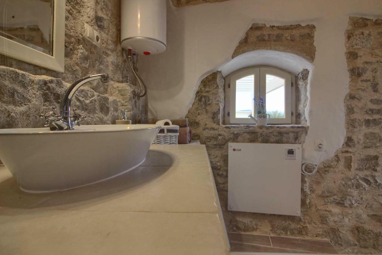 Adora * Motovun